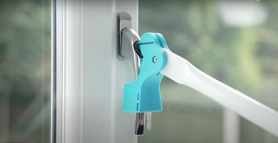 Unlock, open, close windows safely. Window opening / reach aid / gadget ...