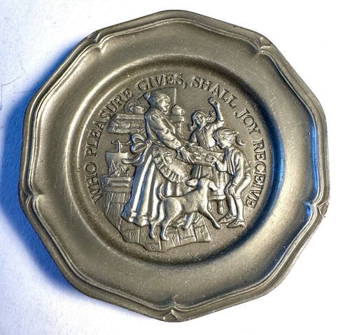 Who Pleasure Gives... - Franklin MInt Miniature Collectible Plate - VGC BRONZE - Picture 1 of 2