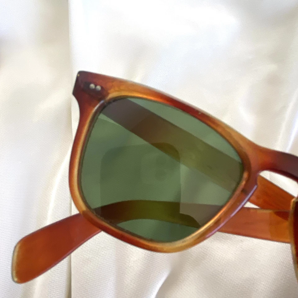 Vintage Foster Grant USA Unisex Sunglasses Tortoise Shell Green Lenses - Image 2 of 4