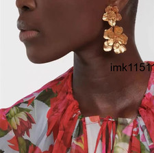 Oscar De La Renta Retro exaggerated atmosphere golden flower earrings women