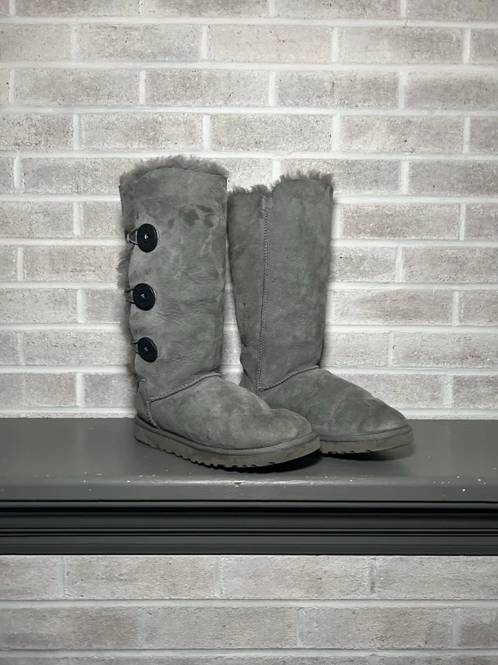 UGG Australia Bailey Button Triplet Grey Boots Women Size 9 - Image 2 of 4