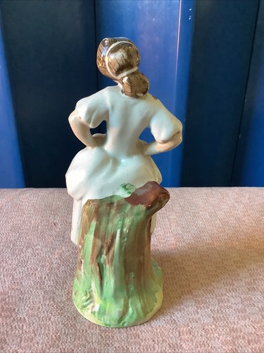Vintage Staffordshire Figurine - Picture 2 of 5