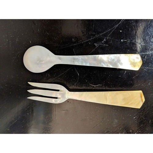 Vintage cream pearlescent Genuine Shell Craft cutlery set - Picture 3 of 7
