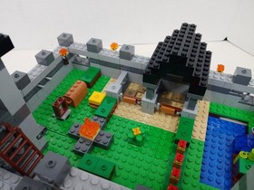 LEGO The Fortress 21127 MINECRAFT 99% Complete READ