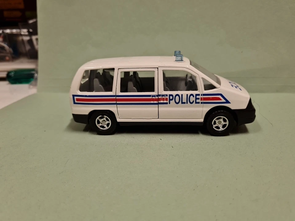 MAJORETTE PEUGEOT 806 POLICE FRANCE FRANCIA SCALA 1:32  - Immagine 3 di 4