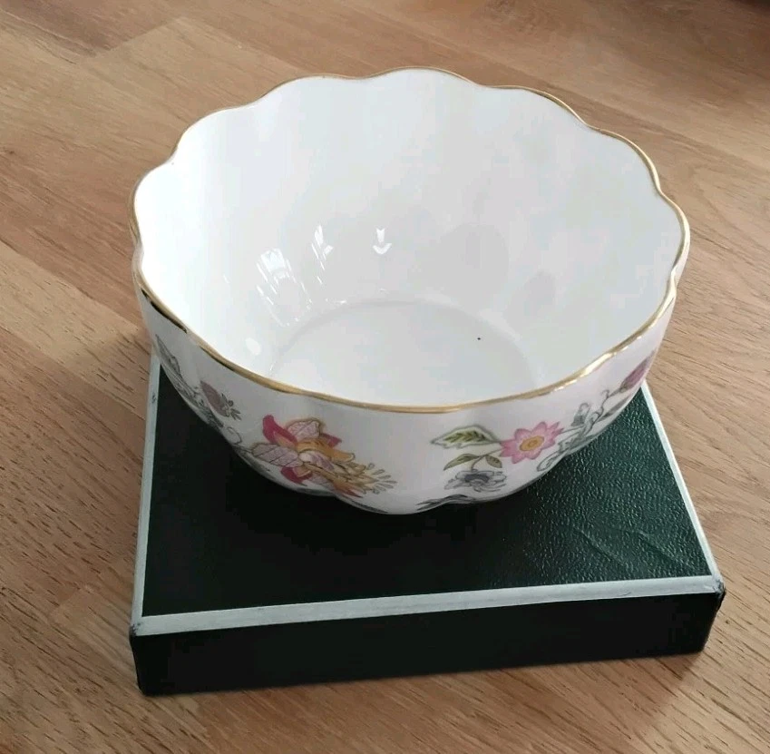 Vintage Minton Bone China Made In England Haddon  Hall Small Bowl 4.5" Diameter  - Image 2 of 4