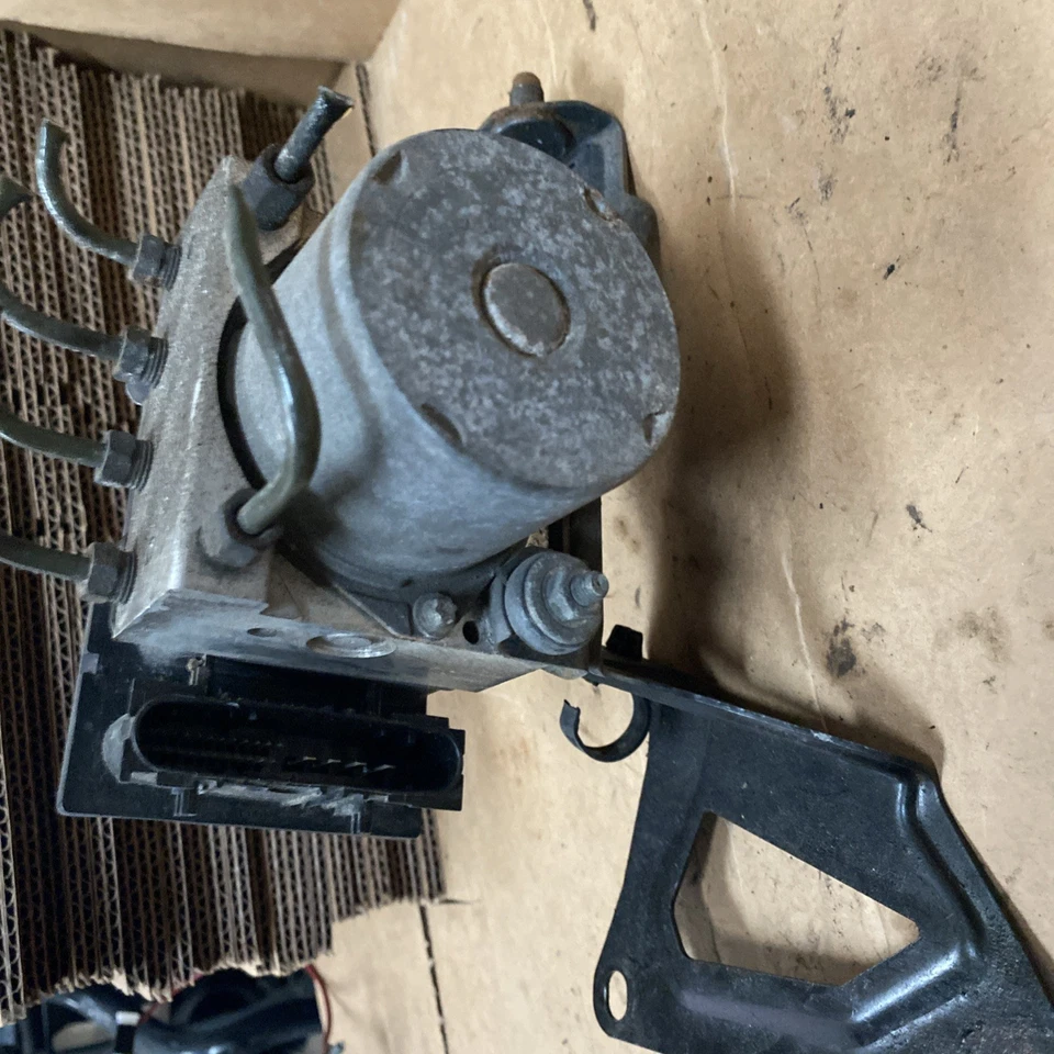 Bomba de freno antibloqueo Subaru Impreza STI 2006 2007 OEM 5828 Foto 3 de 4