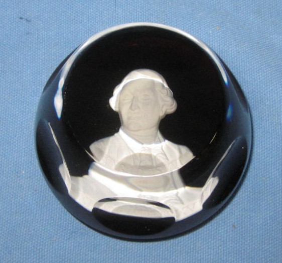 Franklin Mint Baccarat Cameos in Crystal ~ King Louis XVI