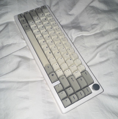 Custom Keyboard GMK67 Gateron Yellow Switches | modded with foam, very thocky |