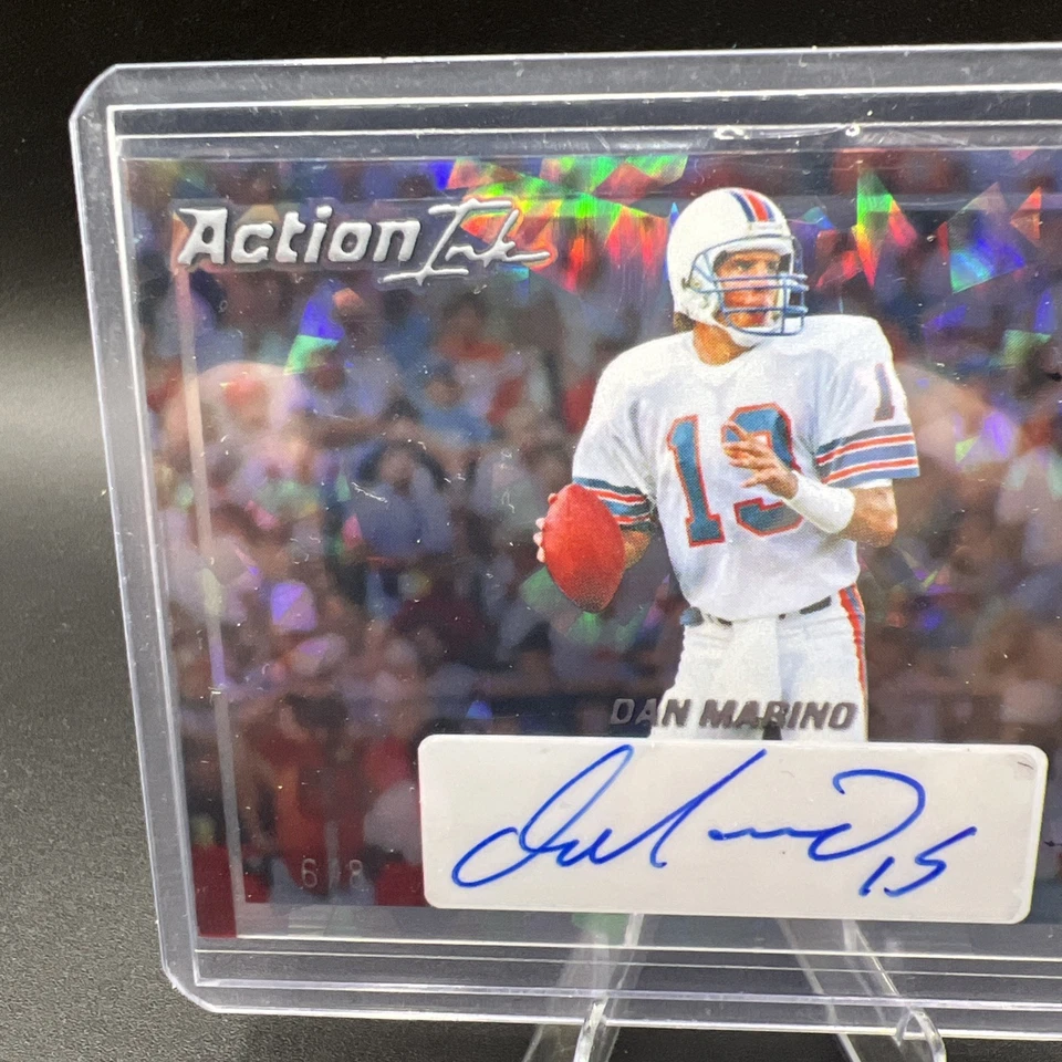 JUEGO PROFESIONAL DAN MARINO 2023 TINTA DE ACCIÓN AUTÓGRAFO 6/8 MIAMI DOLPHINS. Foto 3 de 4