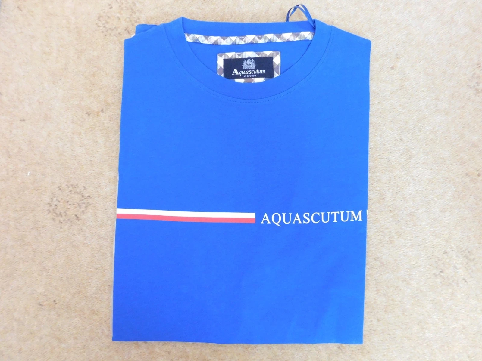 BNWT AQUASCUTUM Mens T-Shirt ROYAL BLUE s/s Crew Neck Size XL Horiz text design