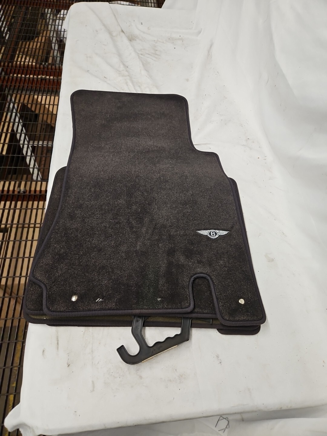 BENTLEY OVERMAT SET LHD B ASHGREY (RH30051249M)
