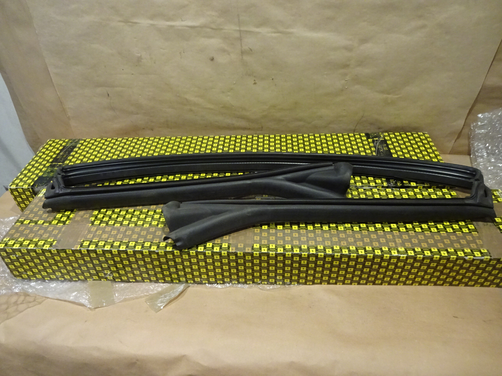 Ferrari California Windscreen Glass Upper Gasket (NEW) -P/N  69758000
