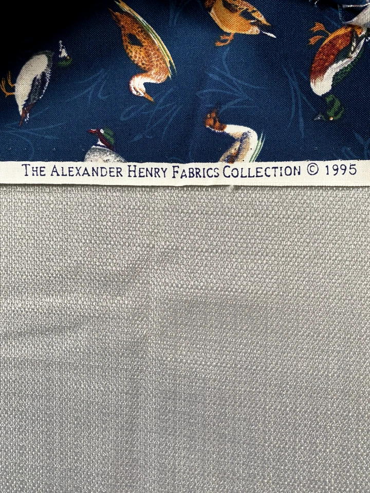 The Alexander Henry Fabric Collection Ducks por yarda X 43 en Mallard Foto 3 de 4
