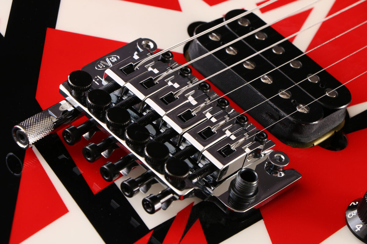 美品！EVH Striped Red with Black Stripes EVH Striped Series Red with Black Stripes (151) - Willcutt