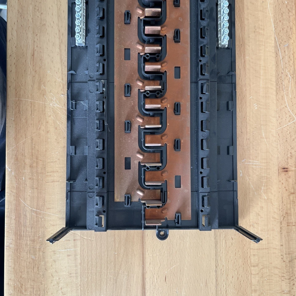 Siemens 5219626 Barra Bus SOLO, 1 Fase, 40 Espacios 225 Amp, 120/240V Foto 4 de 4