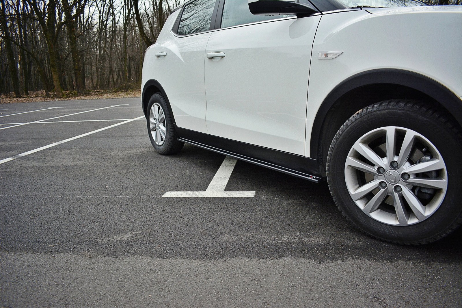 Kit jupes latérales Tivoli Maxton pour un profil bas dynamique