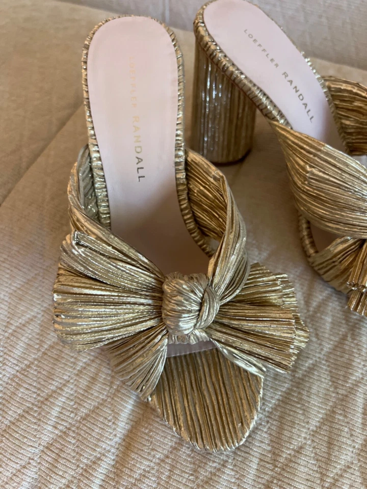 Loeffler Randall tacones dorados talla 7 solo usados un par de veces Foto 4 de 4