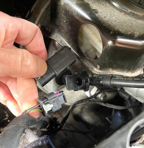 AUDI Q5 (FYB) 2.0 TFSI Brake Booster Pressure Sensor 5Q0906207 5Q0906207A - Picture 7 of 8