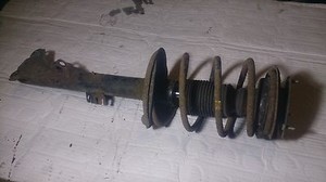 BMW E36 316i (4) Federbein vorne links Stoßdämpfer 11150011520
