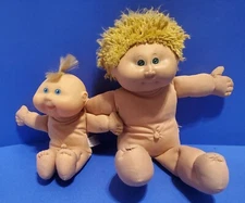 Set Of 2 Random Cabbage Patch Dolls 1982 & 2004 Black & Green Xavier Roberts Sig