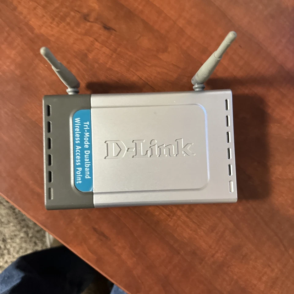 D-Link DWL-7100AP Tri-Mode Dual Band Wireless Access Point 802.11a/g 108Mbps - Image 2 of 4