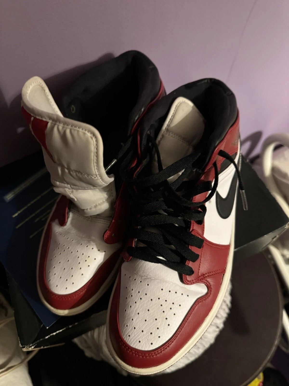 Jordan 1 mid white chicago