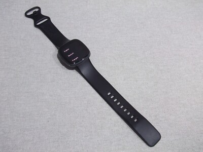 Fitbit Versa 4 Aktivitätstracker - Schwarz / Graphit Aluminium FB523 (ohne Ladegerät)