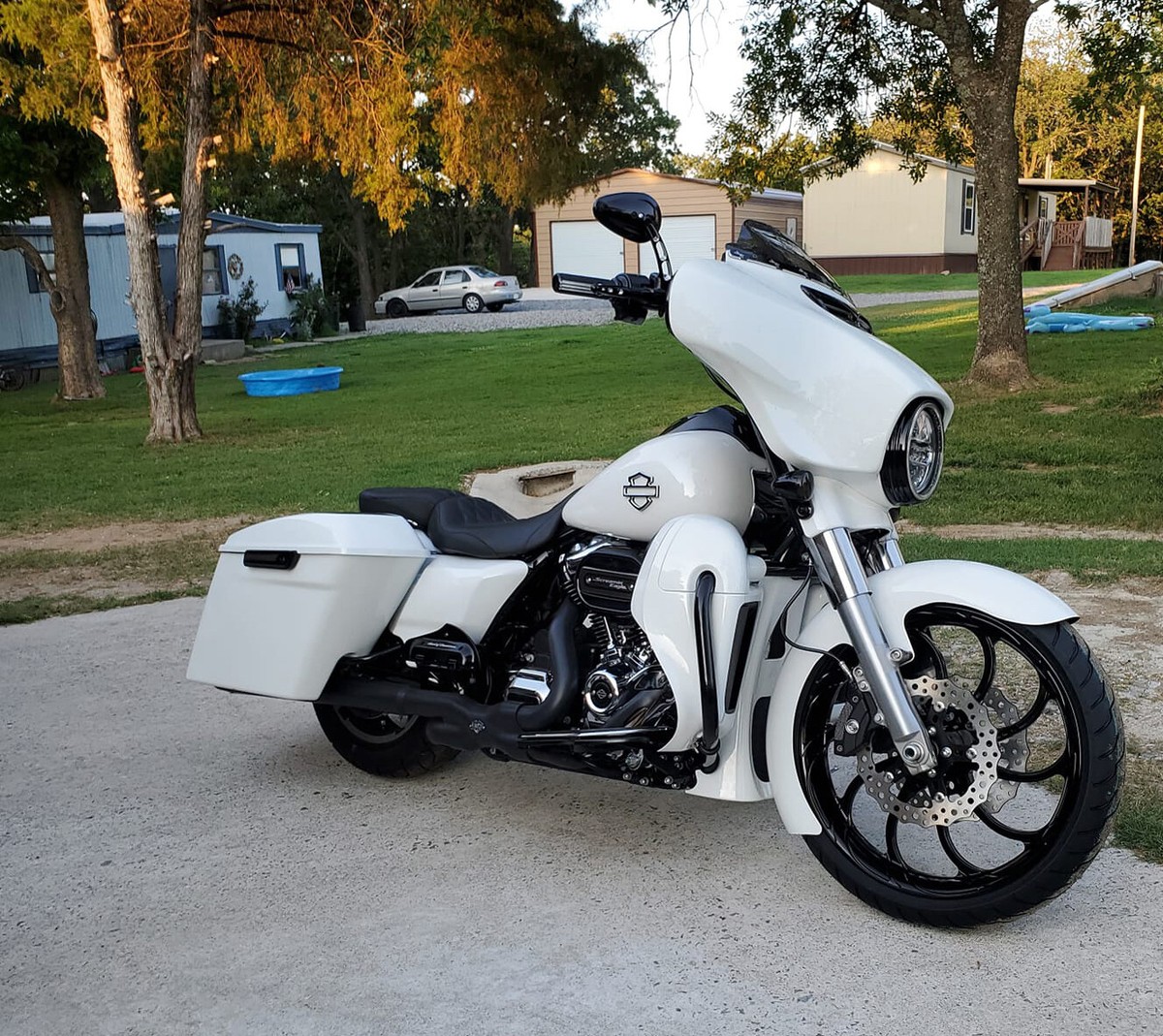 Advanblack Crushed Ice Pearl Lower Vented Fairing Fits