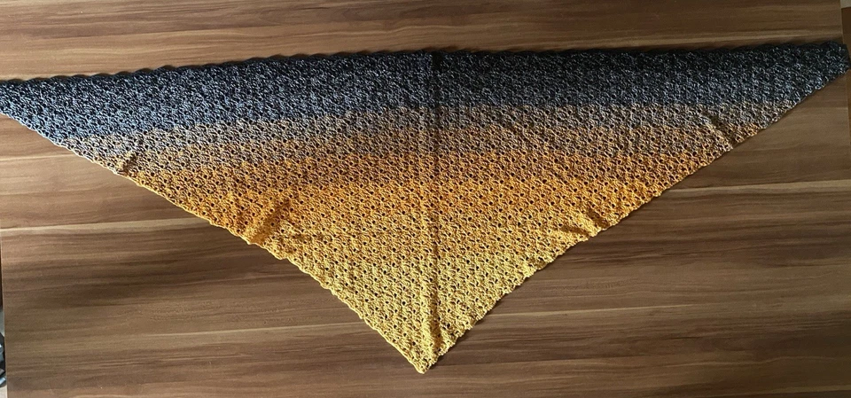 Gehäkeltes Tuch Dreieckstuch Handmade NEU Schal Stola - Bild 2 von 3