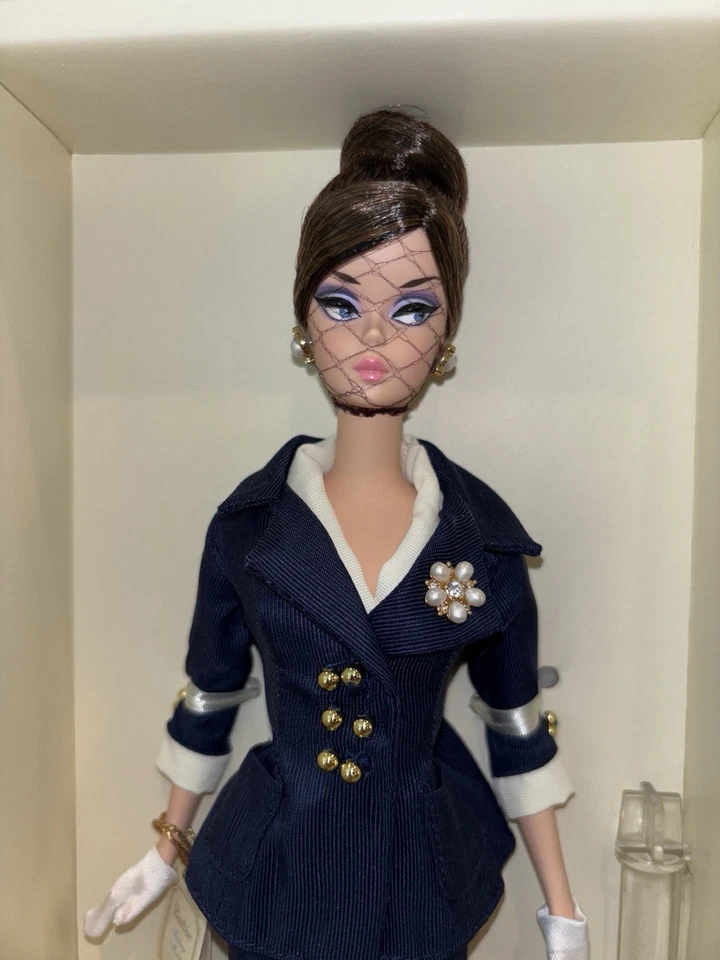 Conjunto Boater PIEDRA DE SEDA Barbie BFMC Club Exclusivo Dorado NRFB Foto 2 de 4