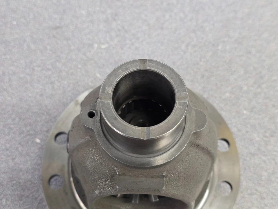 VERY NICE USED ORIGINAL PORSCHE 911 915 OPEN DIFFERENTIAL ASSEMBLY 1975-86 #16 - Imagem 2 de 4