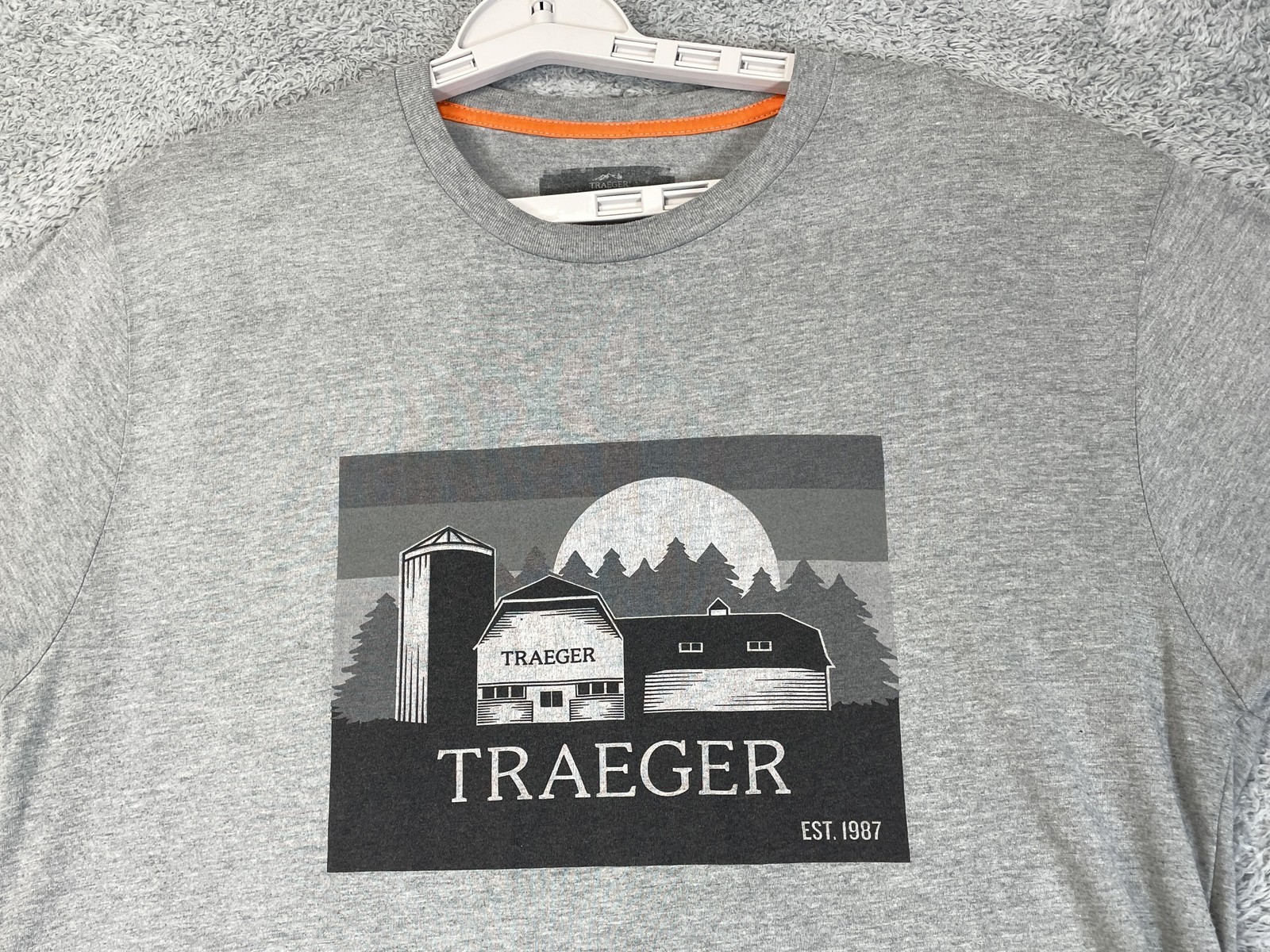 Traeger Shirt Mens Large Gray Graphic Tee Farm Barn Logo Gri