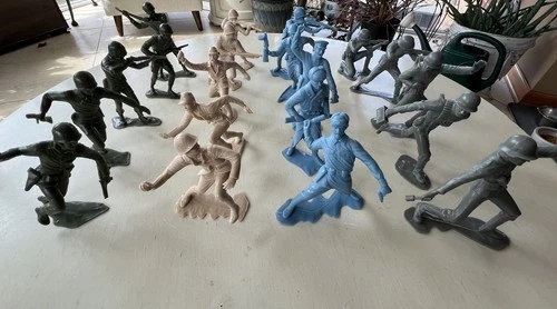 LOT 20 VINTAGE MARX WWII Plastic 6” SOLDIERS ARMY FIGURES US-Russia-Japan-Germa