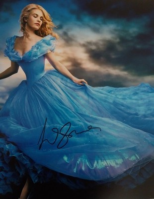 Lily James Cinderella Autogramm Foto COA 