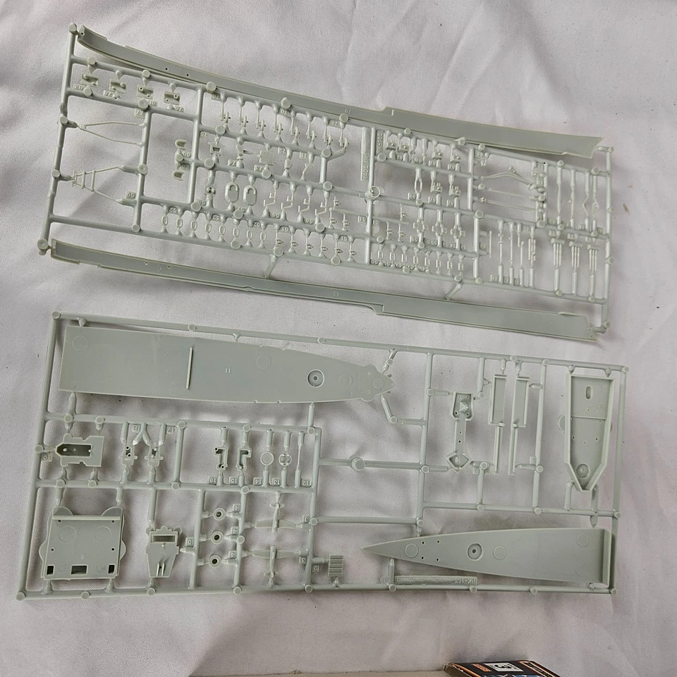 Matchbox USS Indianapolis Heavy Cruiser 1/700 Scale Plastic Model Kit - Image 3 of 4