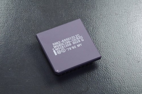 MG80C186-10/BZC Intel 16-Bit Microprocessor 10MHz CMOS 68 pin PGA 5962-8850101ZC