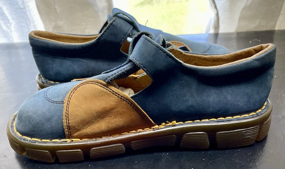 Sandalias de Colección Dr. Martens Ranger, Inglaterra, Talla 13 Juveniles, Cuero Azul/Tostado  Foto 4 de 4