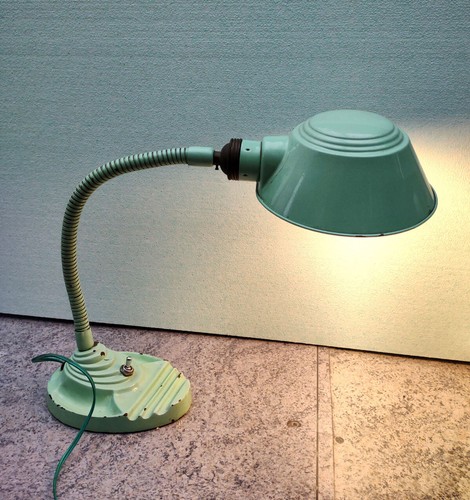 Art Deco Gänsehals Tischlampe (von Erpe ? ) Belgien 1930-50