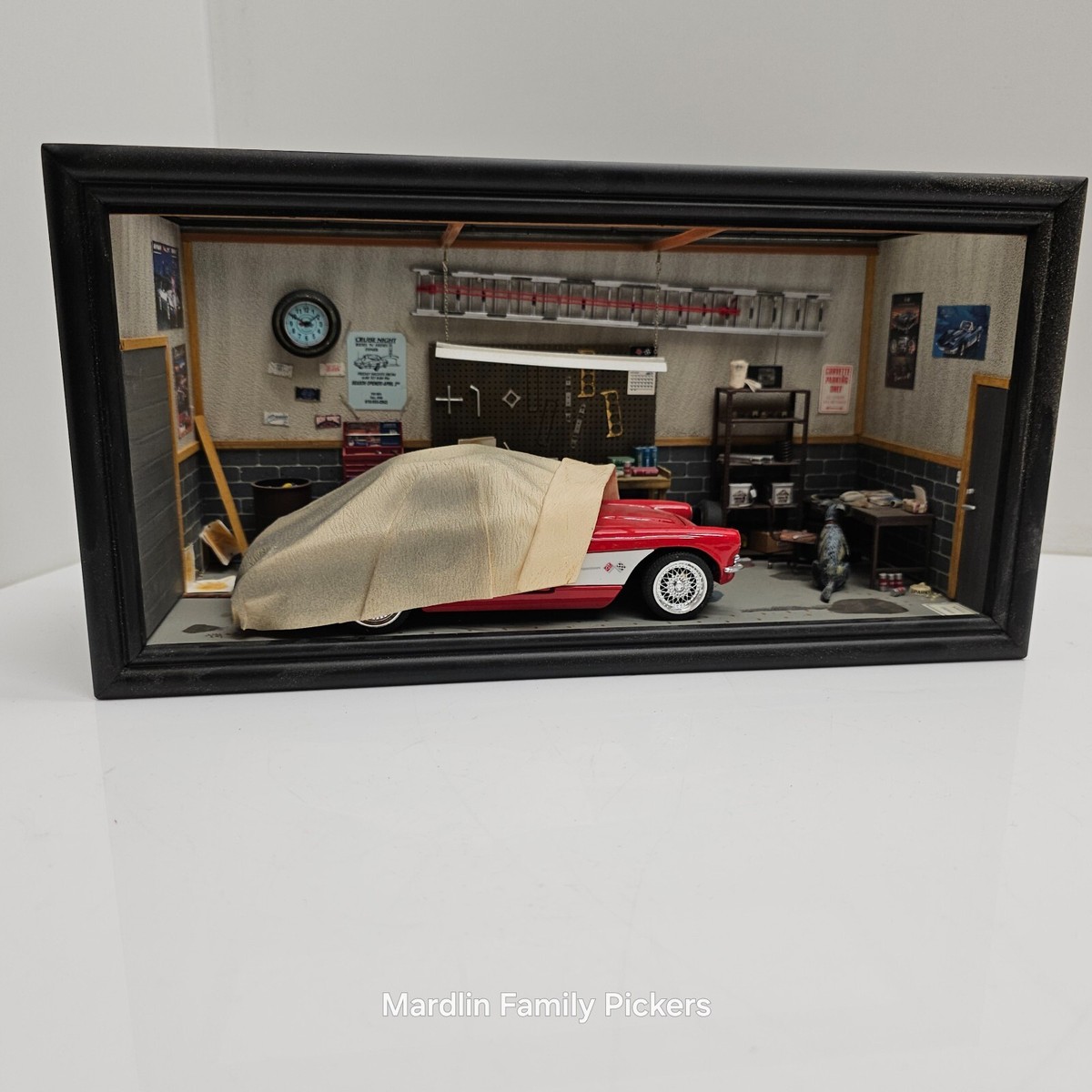 Franklin Mint 1957 Corvette Garage Diorama 1:18 Collectors Shadow