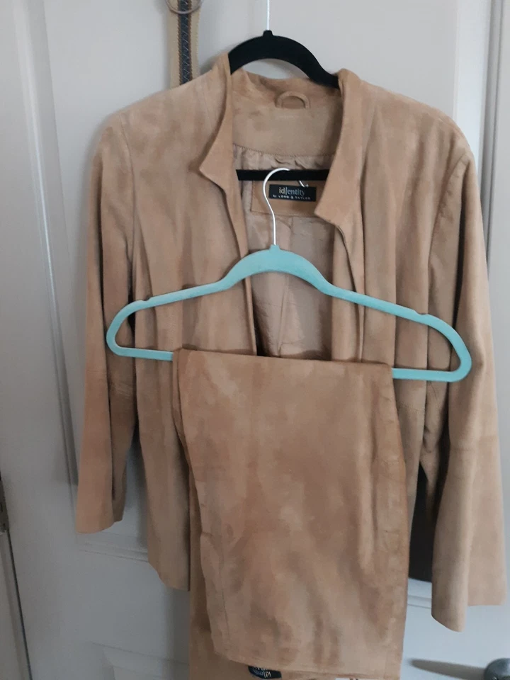Ladies Identity By Lord & Taylor !!! Tan Suede Jacket  & Pants.Excellent!!! - Image 4 of 4