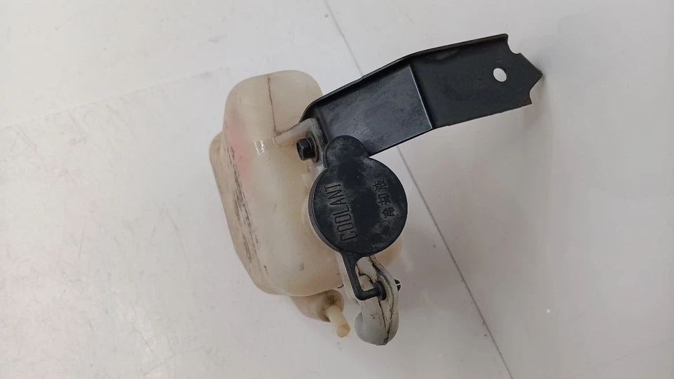 Depósito de refrigerante motor de 6 cilindros 1GRFE compatible con 00-06 TUNDRA 1387200 Foto 4 de 4