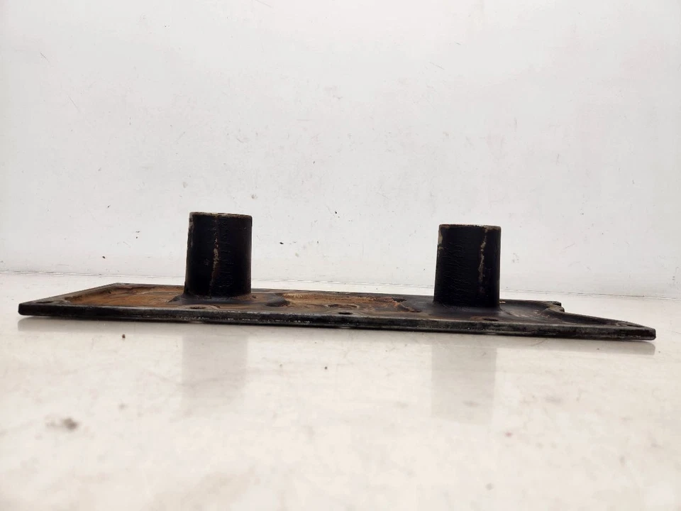 2005 Chevrolet Silverado 1500 (5.3L / AT) Engine Valley Cover PN: 12561107 - Image 4 of 4