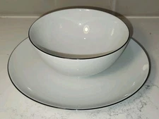 KPM Porcelain Berlin URBINO Canto Black Rim Gravy Sauce Boat & Underplate ZG1212