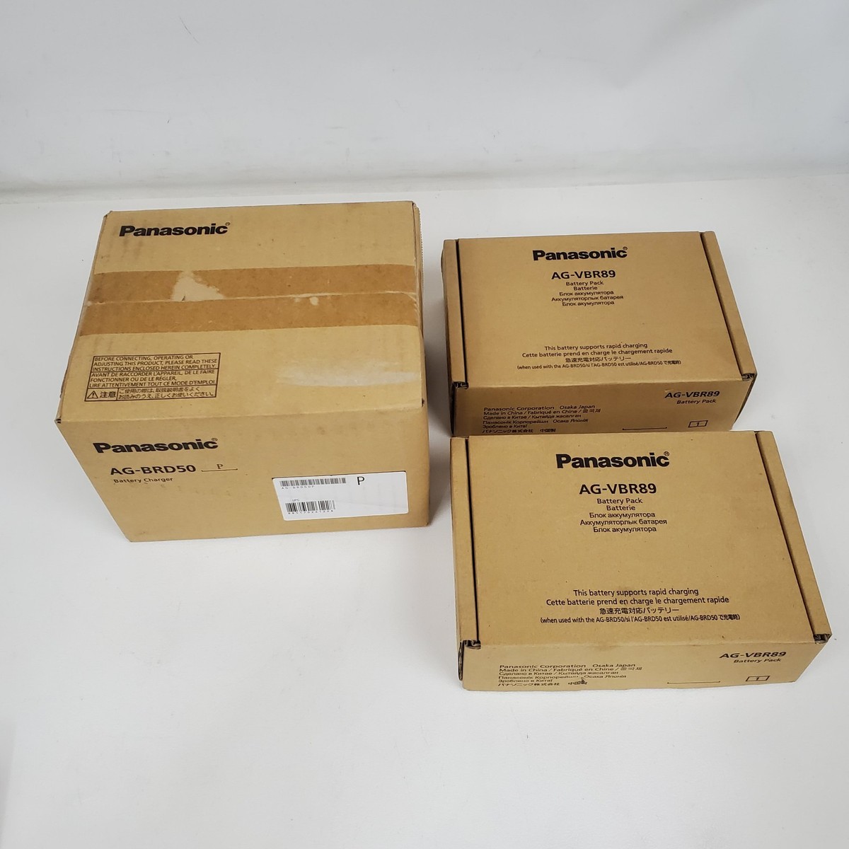Genuine Panasonic AG-BRD50 Charger and Two AG-VBR89 Battery Pack 