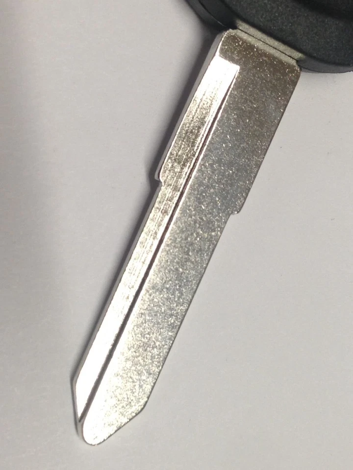 X2 Llave Transonder Mazda MZ34 MAZ24RT17 2 3 5 6 CX7 CX9 MX5 RX8 05-14 NUEVO Sin Cortar Foto 2 de 3