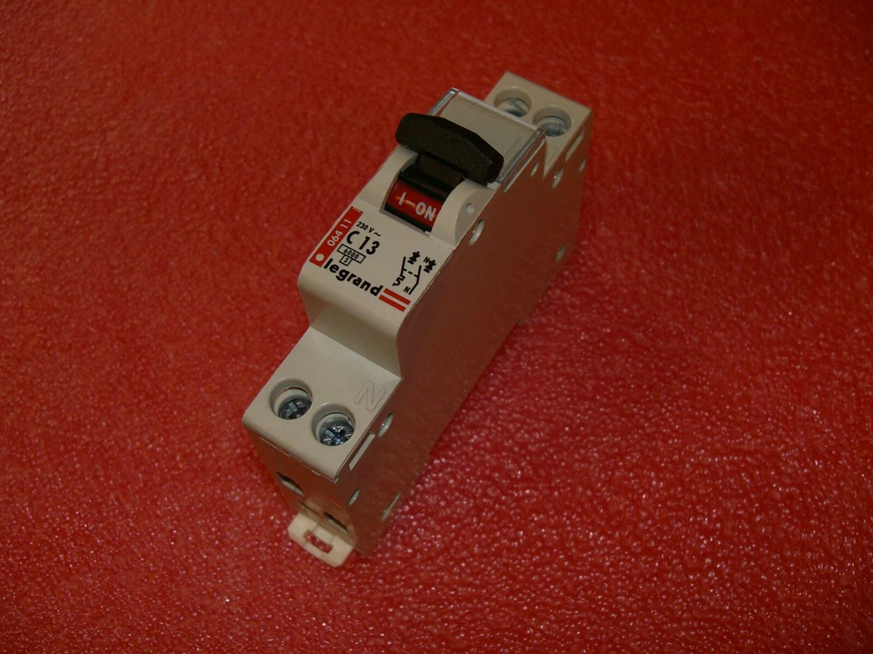 Legrand LS-Schalter C13A 1P+N 6kA Sicherung Leitungsschutzschalter (06411)