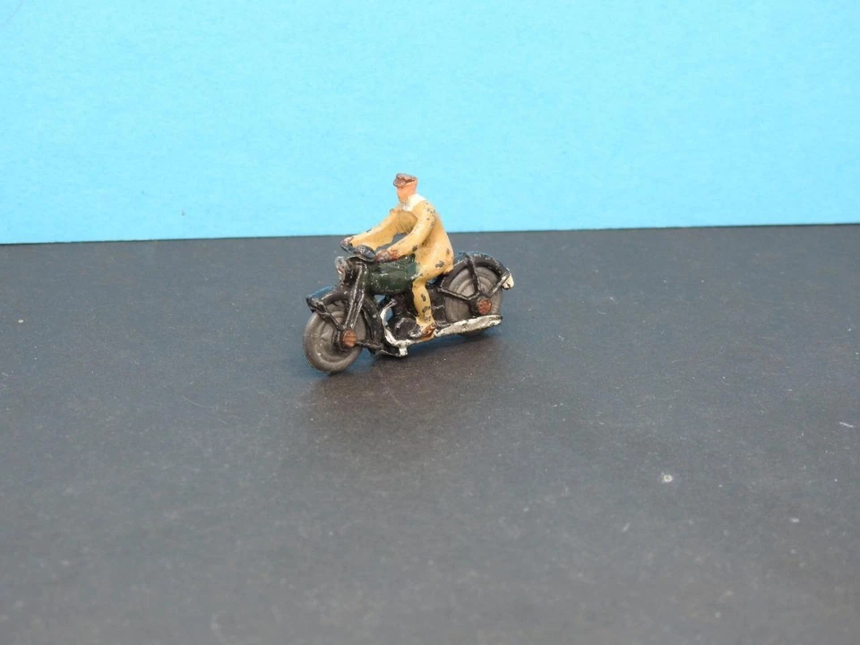 BRITAINS LILLIPUT HO/OO GAUGE LEAD MOTORCYCLE CIVILIAN LB/536 VINTAGE 1951 - Image 4 of 4