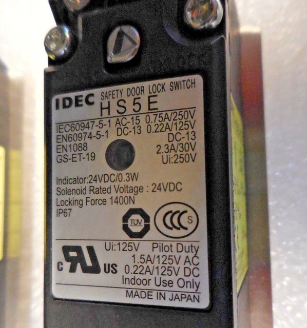 IDEC HS5EVC7Y Safety Door Lock Switch (24VDC, 0.3W, 1400N Lock Force