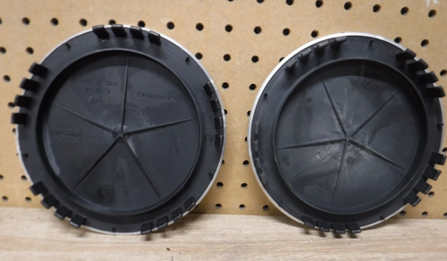 1992-2002 Chevrolet Silverado Suburban Tahoe GMC Sierra 1500 Center Cap 15650043 - Picture 3 of 5